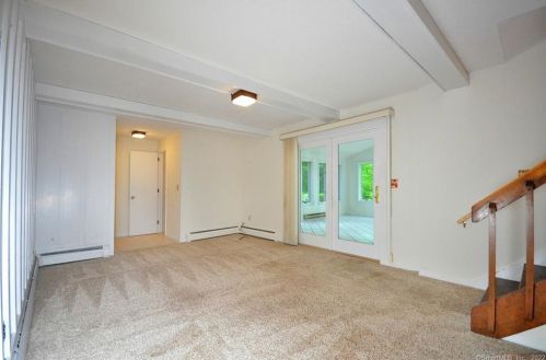 51 Lincoln Way, Windsor CT 06095-3545 exterior