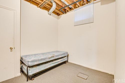 4 Fairhill Rd, Edison NJ 08817-2962 exterior