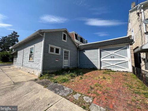 304 Evans St, Pottstown PA  19464-5316 exterior