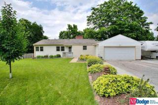 7730 Pine Cir, Omaha, NE 68124-1629