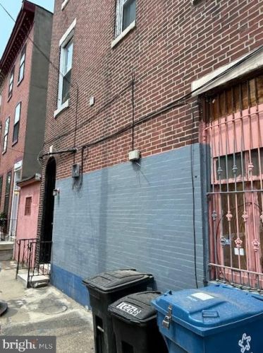 524 Girard Ave, Philadelphia PA  19125-3312 exterior