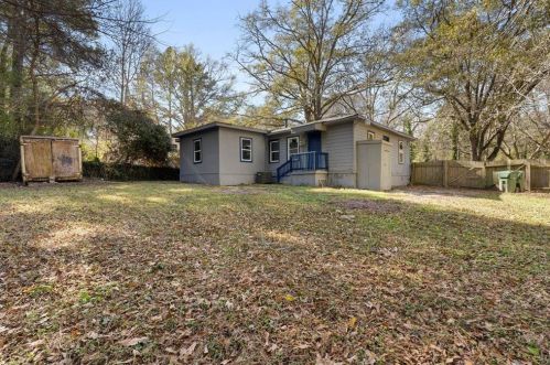 501 Aberdeen Dr, Atlanta GA 30328-4207 exterior