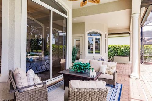 8975 Shenendoah Cir, Naples FL 34113-1670 exterior