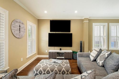 9624 Park Village Dr, Tampa FL  33626-5135 exterior