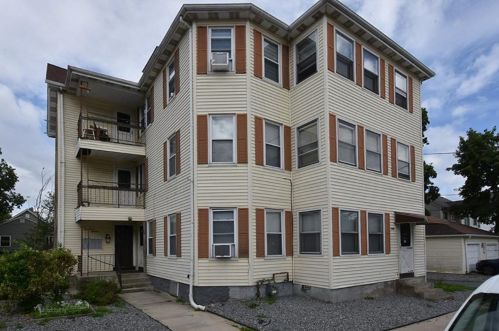 115 6th Ave, Woonsocket, RI 02895-5038