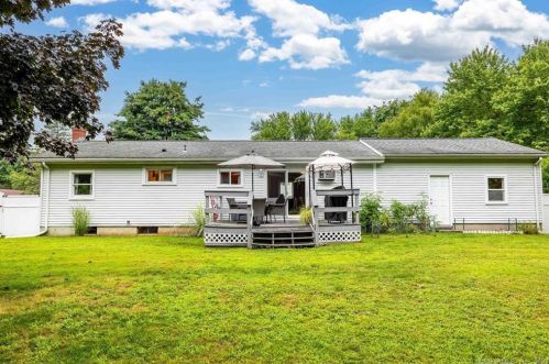 42 Hunter Ln, Enfield CT 06082-4135 exterior