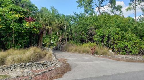 861 16th Ave, Naples, FL 34117-2244