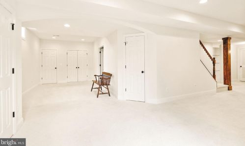 17675 Tobermory Pl, Leesburg VA 20175-7053 exterior