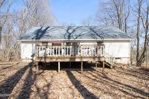 1944 Lincoln Rd, Allegan MI 49010-9435 exterior