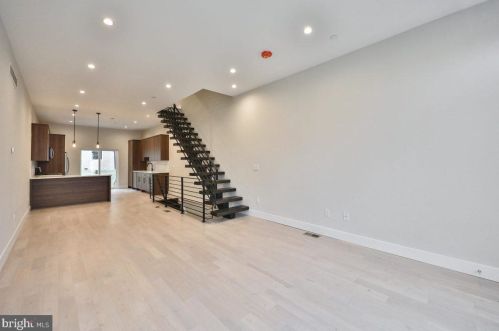 2404 Federal St, Philadelphia PA 19146-2432 exterior