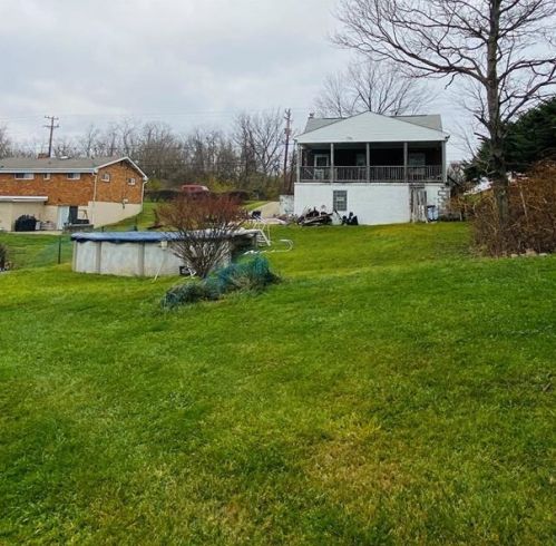 738 Camp Hollow Rd, Pittsburgh PA 15122-3300 exterior