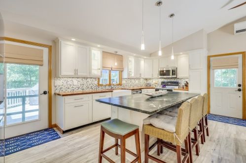 5 Bradford Ln, Eastham MA  02642-1984 exterior