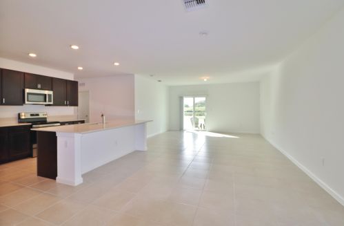 721 Worlington Ln, Fort Pierce FL  34947-1349 exterior