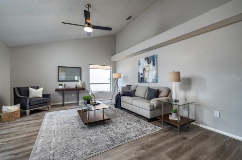 7044 Hollowell Dr, Tampa FL  33634-1089 exterior