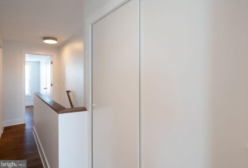 2833 Jackson St, Philadelphia PA  19145-2426 exterior