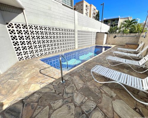 757 Kinalau Pl, Honolulu HI 96813-2638 exterior