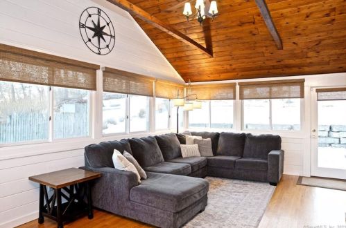 21 Cornwall Rd, Norwalk CT 06850-1834 exterior