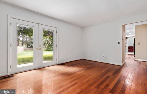 17032 Flatwood Dr, Rockville MD 20855-2539 exterior