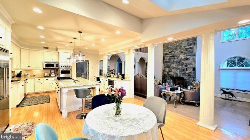 17815 Fraley Farm Rd, Rockville MD 20855-1664 exterior