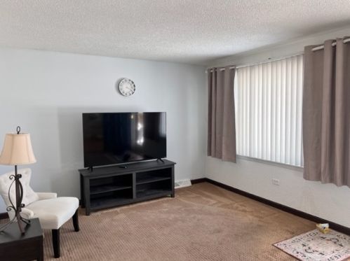 5758 Parkside Ave, Chicago, IL 60646-6423