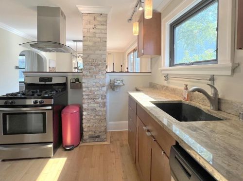 2053 Helena St, Madison WI 53704-5519 exterior