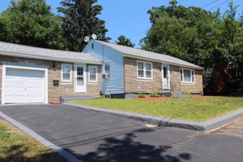 7 Daley Ave, Methuen MA  01844-6632 exterior