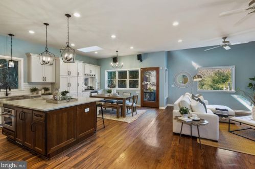 7318 Baltimore Ave, Silver Spring MD 20912-4101 exterior