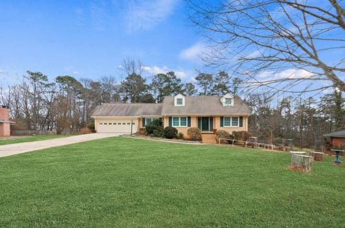 2380 Cambridge St, Lithonia, GA 30078-3104