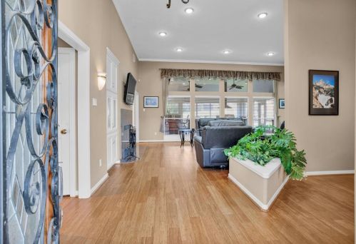 11 Greenview St, Montgomery TX 77356-8456 exterior