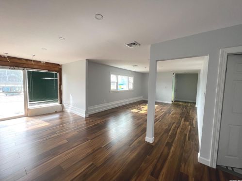 433 Sunrise Hwy, Babylon NY  11704-5903 exterior