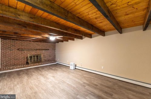 233 Old State Rd, Limerick PA 19468-3116 exterior