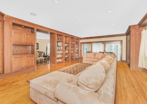 161 Commonwealth Ave, Mount Vernon NY 10552-2016 exterior