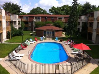 6565 College Ave, Indianapolis IN  46220-1689 exterior