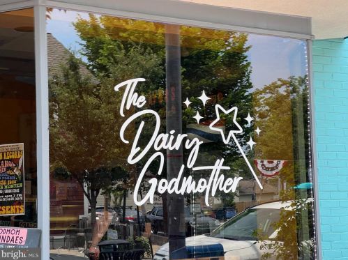 18 Masonic Vw Ave, Alexandria VA 22301-2204 exterior