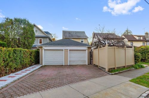 93 Brookside Ave, Mount Vernon NY 10553-1318 exterior