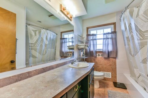 3809 87 St, Milwaukee WI 53225-3512 exterior