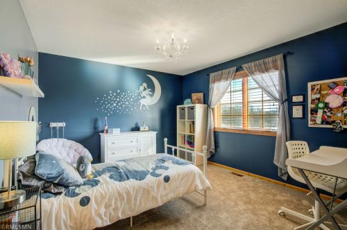 2489 Schneider Ct, Chaska MN 55318-1567 exterior