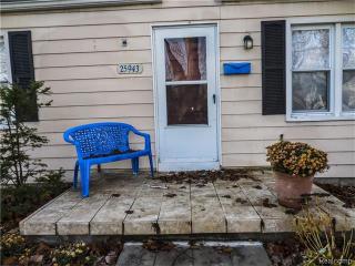 25943 Currier St, Dearborn Heights MI  48125-1411 exterior