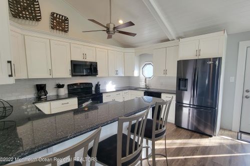 114 Westmont Ave, Lavallette NJ 08735-2042 exterior