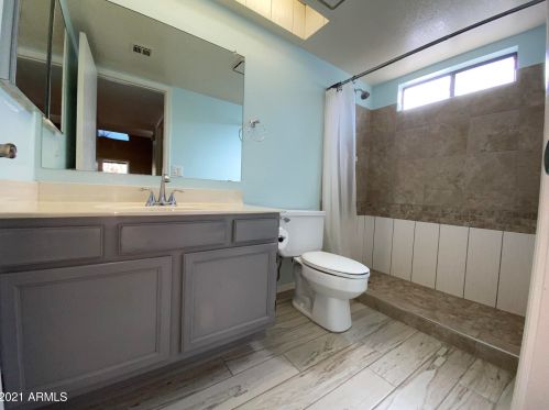 15814 38 Dr, Phoenix AZ 85053-3757 exterior