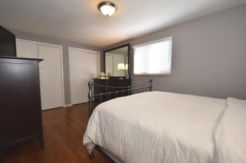 820 Bethany Dr, Pittsburgh PA 15215-1207 exterior