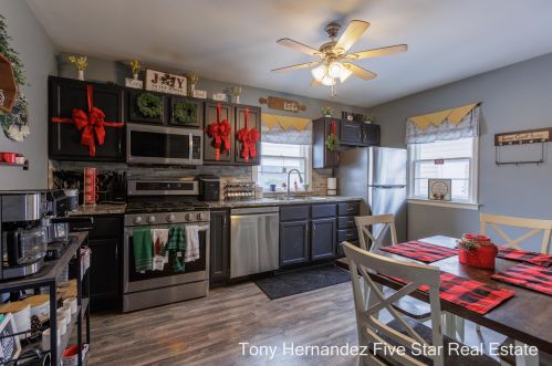 977 Southern Ave, Meskegon MI  49441-2236 exterior