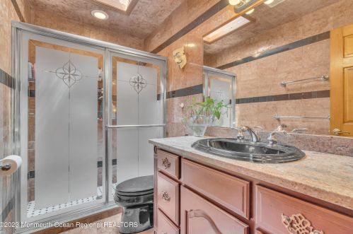 11 Arlene Dr, West Long Branch NJ 07764-1158 exterior