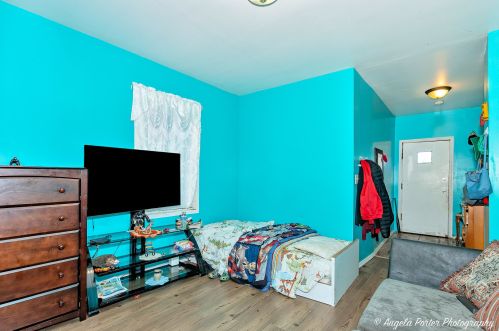 806 Lenox Ave, Waukegan IL 60085-7438 exterior