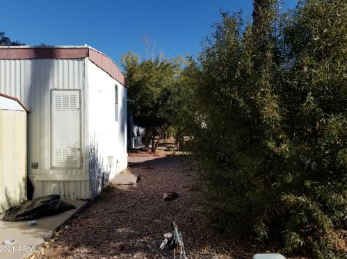 1705 Charleston Ave, Phoenix AZ 85023-1218 exterior