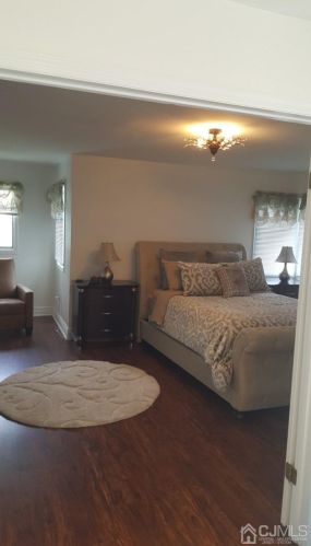 61 Princess Dr, New Brunswick NJ  08902-4104 exterior