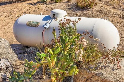 38430 Grn Mdw Rd, Temecula CA 92592-8444 exterior