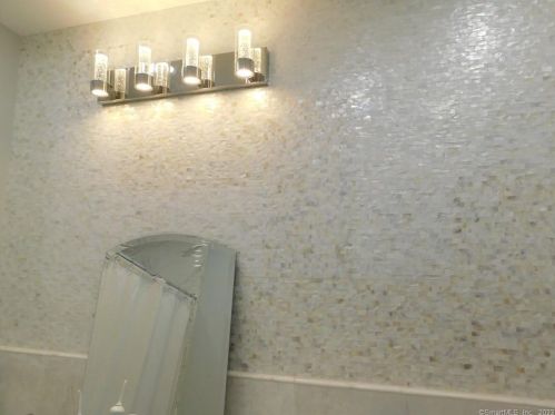 37 Harding St, New Britain CT 06052-1608 exterior