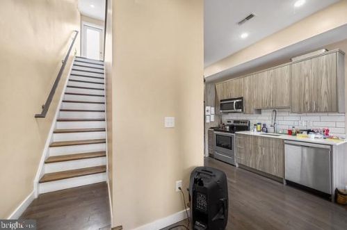 1803 6 St, Philadelphia PA 19140-2539 exterior