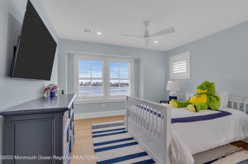 400 Newark Ave, Point Pleasant Beach NJ 08742-4141 exterior